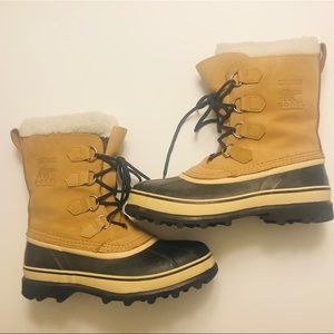 SOREL Men’s Caribou boots. Size 9.